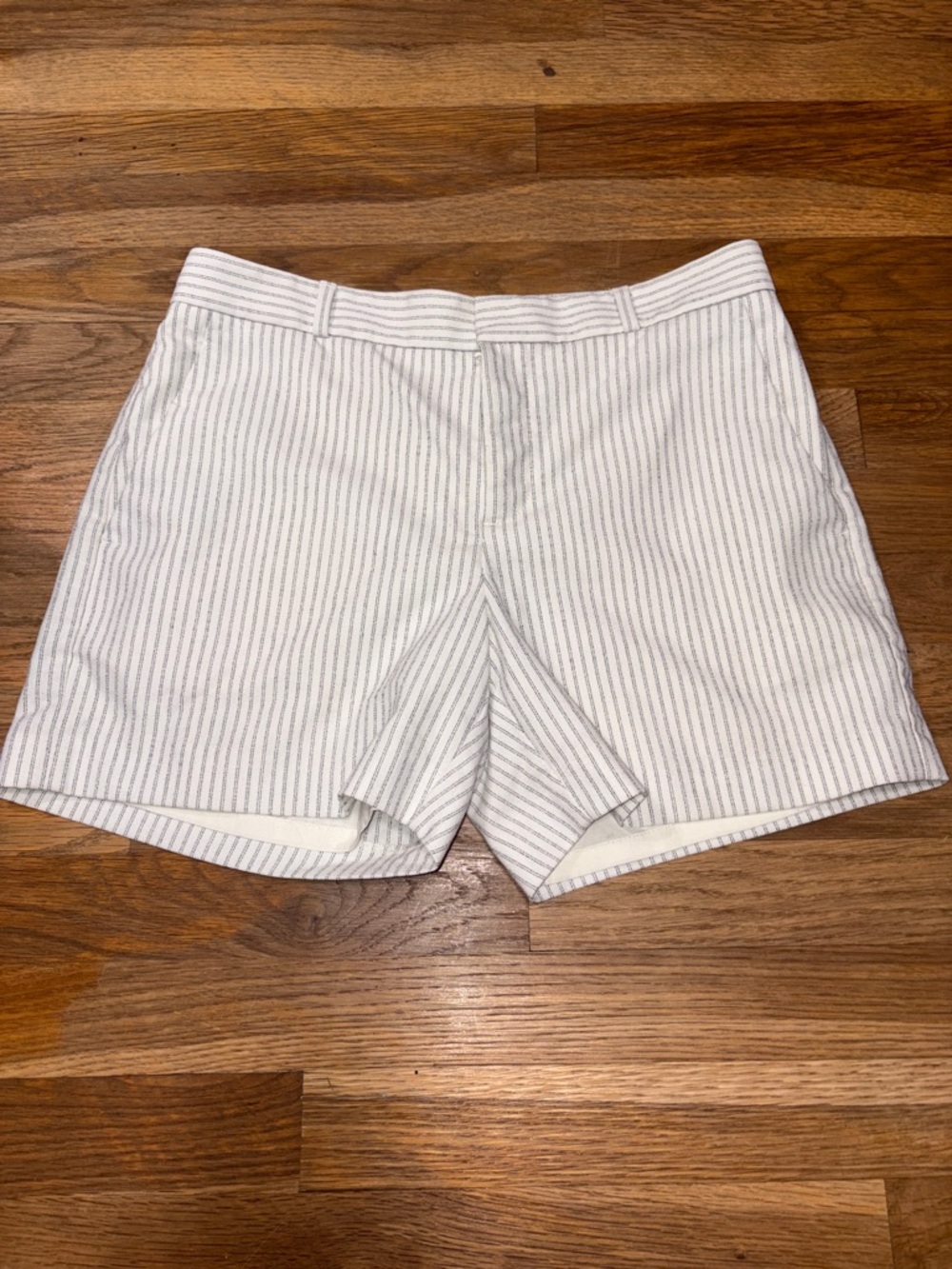 BANANA REPUBLIC lined dress shorts